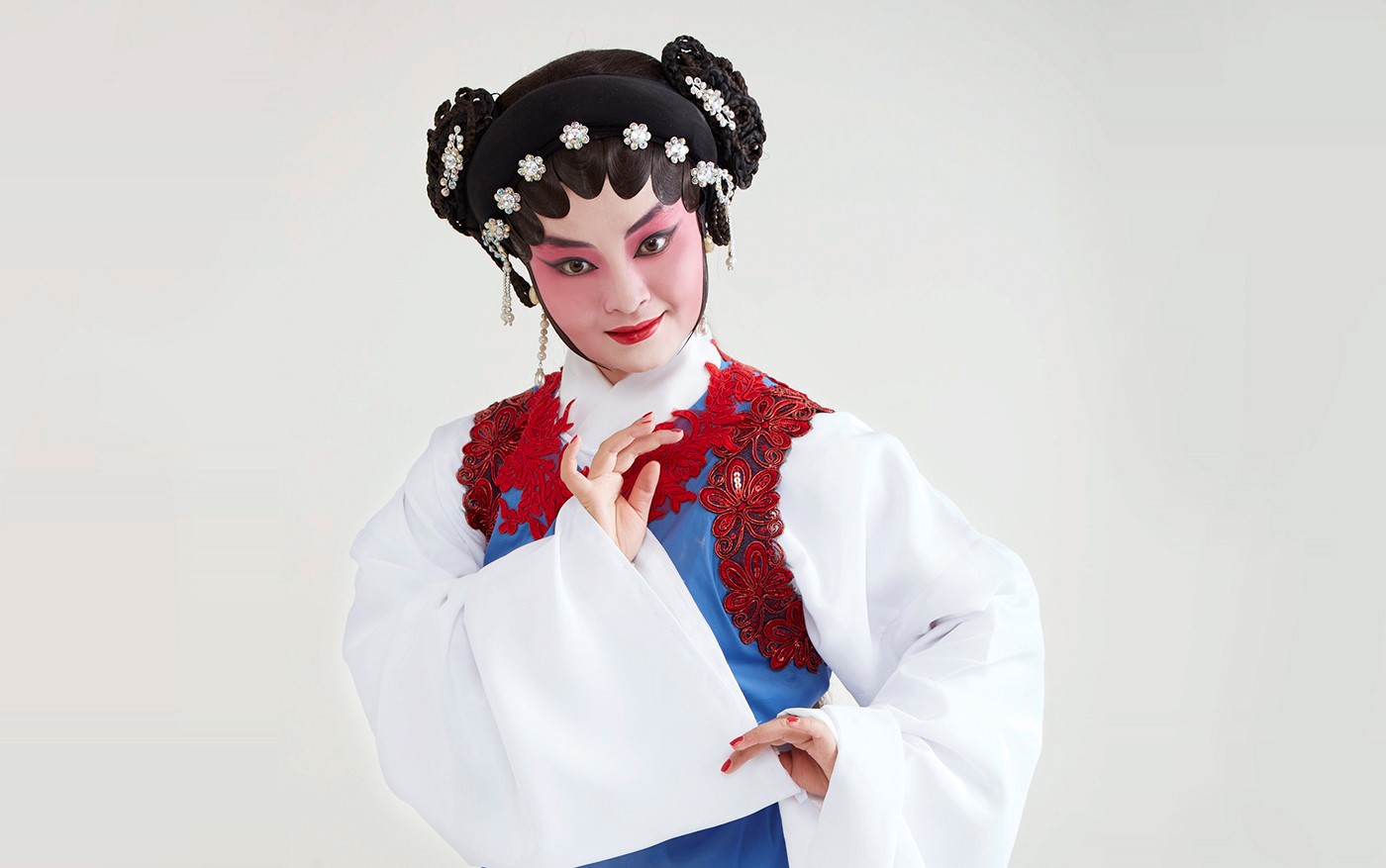 Rising Star Zeng Suxin as Mei-zhu
