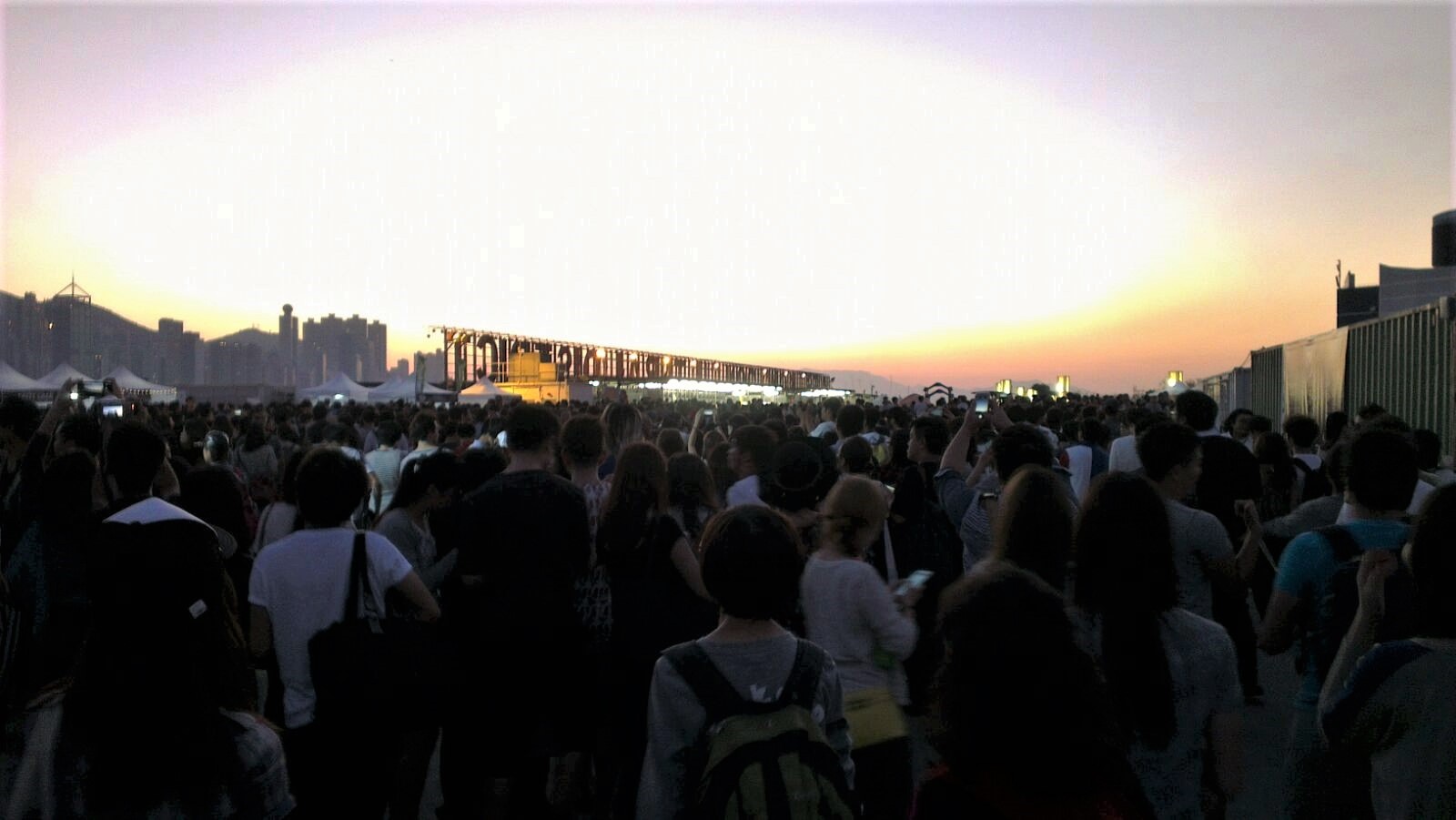 音樂表演散場時，正值日落時份，大家能一睹西九的日落美景